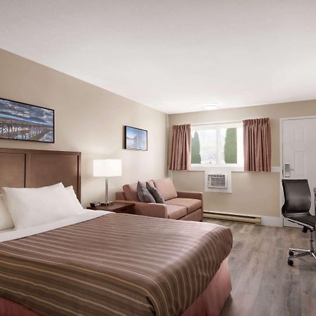 Travelodge By Wyndham Salmon Arm Bc Luaran gambar